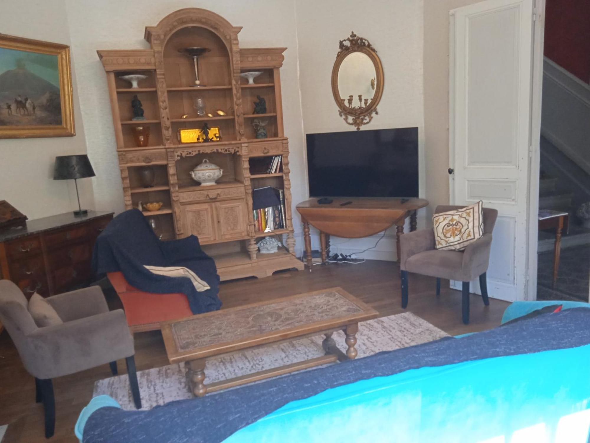 Maison Calme Avec Piscine Entouree De Son Parc Villa *