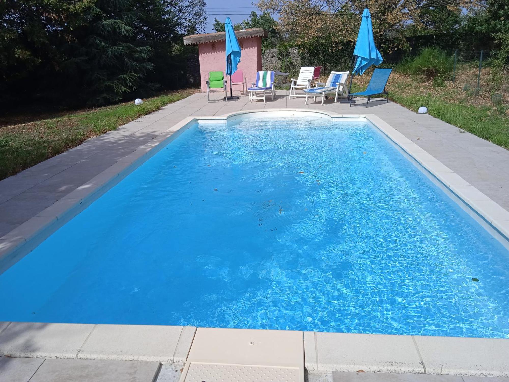 Maison Calme Avec Piscine Entouree De Son Parc *